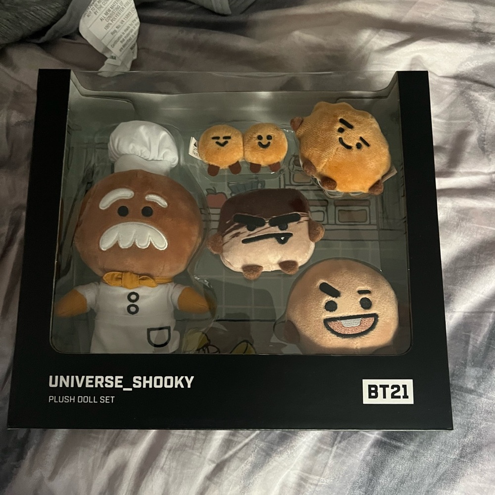 Universe shooky plush doll set